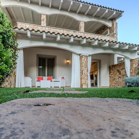 Prestige - Steps From The Sea Shared Pool Porto Pino