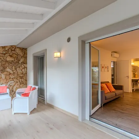 Villa Prestige - Steps From The Sea Shared Pool Porto Pino