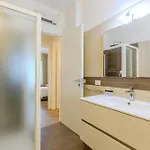 Villa Prestige - Steps From The Sea Shared Pool