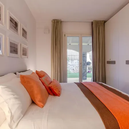 Villa Villa Prestige - Steps From The Sea Shared Pool